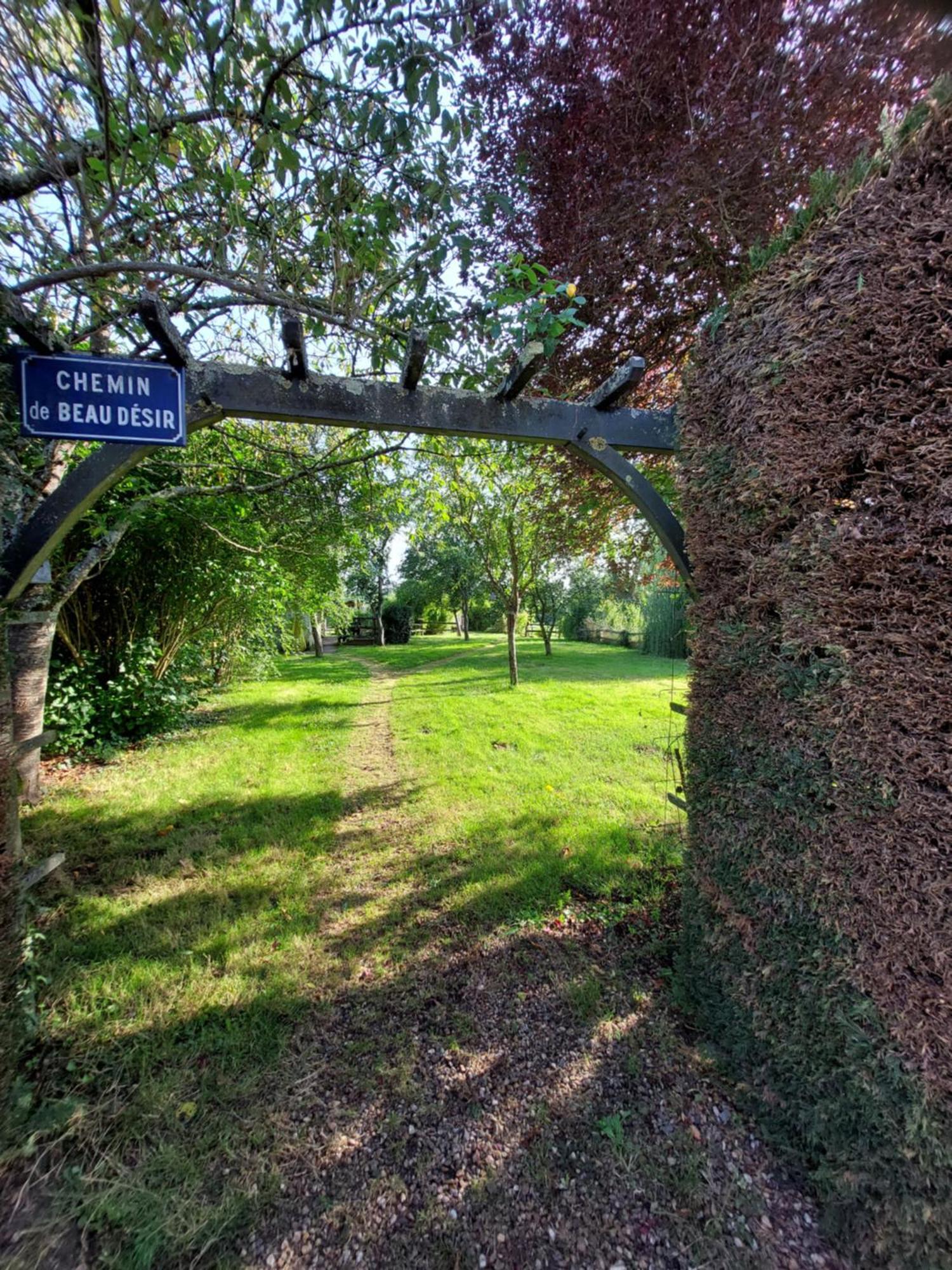Les Roulottes De La Brauderie Brissarthe Exterior foto